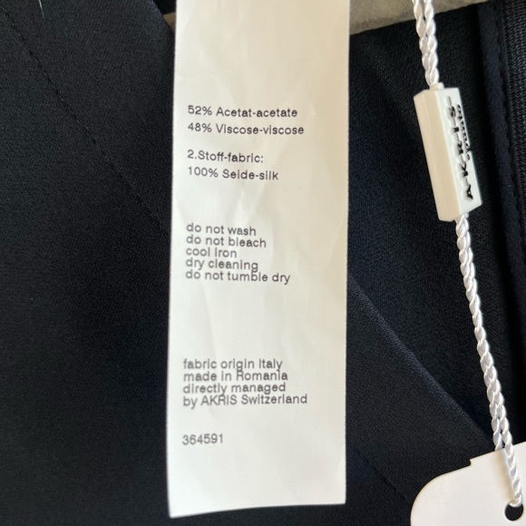 Akris Punto Blouse Navy (Marine) Blue Sleeveless V Neck Silk Trim Top Sz 8 NWT - Picture 8 of 13